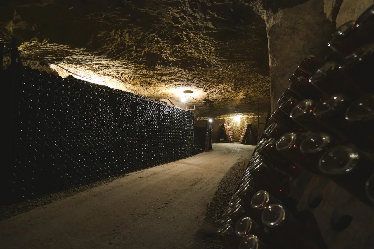 Cave troglodytique SVPé, galerie de vieillissement sur lattes